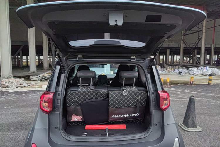 Used Chery QQ Little Ant 2022 Revised Version Sweet Pink Edition Half-Sugar Version Lithium Iron Phosphate 30.7 kWh 30 kW 301 km Trunk