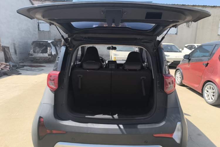 Used Chery QQ Little Ant 2022 Restyled Version Sweet Pink Edition Half-Sugar Version 28.8 kWh 30 kW 301 km Trunk