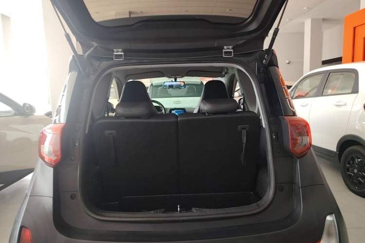Used Chery QQ Little Ant 2022 Revised Version Sweet Pink Edition Half-Sugar Version Lithium Iron Phosphate 30.7 kWh 30 kW 301 km Trunk