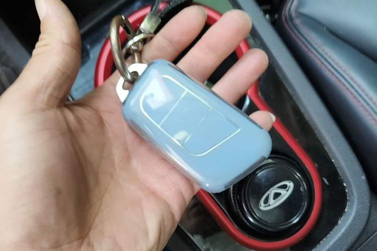 Used Chery QQ Little Ant 2022 Sweet Pink Edition Half-Sugar Version Lithium Iron Phosphate 29.2 kWh 30 kW 301 km Vehicle Key
