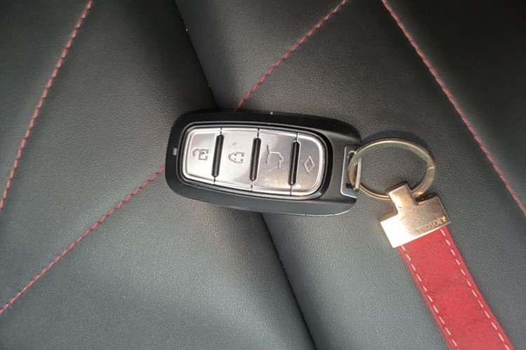 Used Chery QQ Little Ant 2022 Sweet Pink Edition Half-Sugar Version Lithium Iron Phosphate 29.2 kWh 30 kW 301 km Vehicle Key