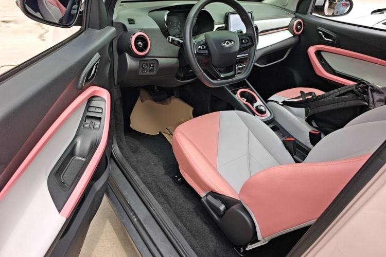Used Chery QQ Little Ant 2022 Revised Version Sweet Pink Edition Half-Sugar Version Lithium Iron Phosphate 30.7 kWh 30 kW 301 km Driver Seat
