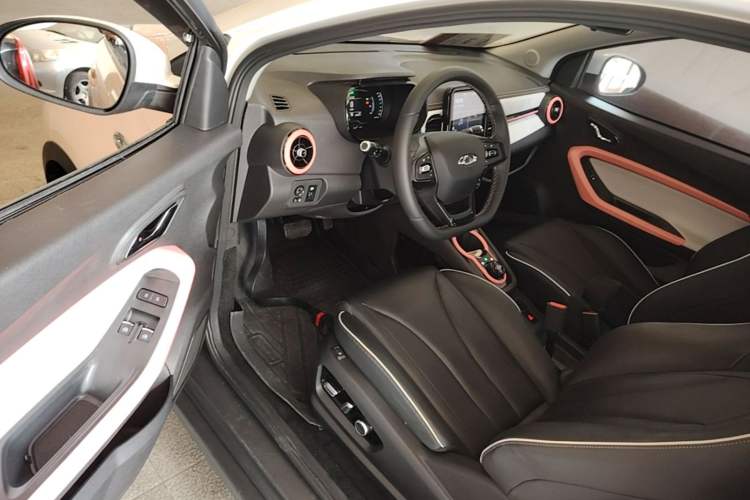 Used Chery QQ Little Ant 2022 Sweet Pink Edition Half-Sugar Version Lithium Iron Phosphate 29.2 kWh 30 kW 301 km Driver Seat