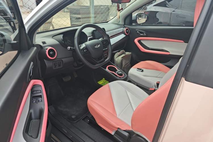 Used Chery QQ Little Ant 2022 Sweet Pink Edition Low-Sugar Version 30kW 301km Range Driver Seat