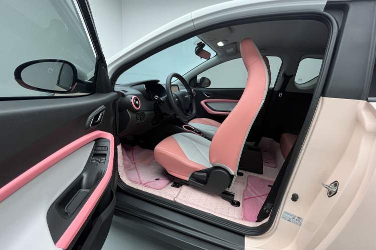 Used Chery QQ Little Ant 2022 Sweet Pink Edition Half-Sugar Version Lithium Iron Phosphate 30 kW 301 km Driver Seat