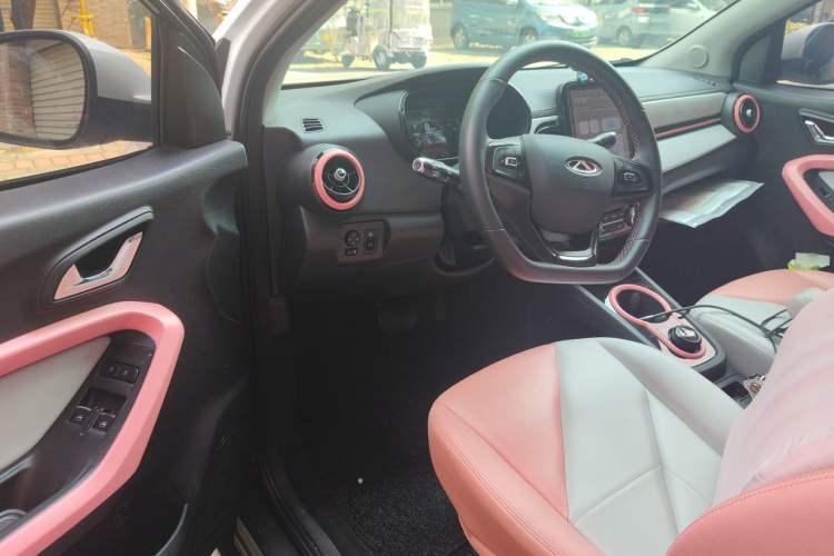 Used Chery QQ Little Ant 2022 Sweet Pink Edition Half-Sugar Version Lithium Iron Phosphate 30 kW 301 km Driver Seat