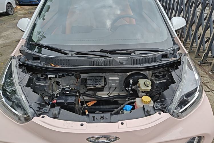 Used Chery QQ Little Ant 2022 Restyled Version Sweet Pink Edition Half-Sugar Version 30.6 kWh 30 kW 301 km Engine Bay