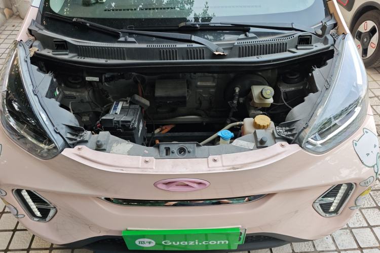 Used Chery QQ Little Ant 2022 Sweet Pink Edition Half-Sugar Version 3-Cell Lithium 30kW 301km Engine Bay