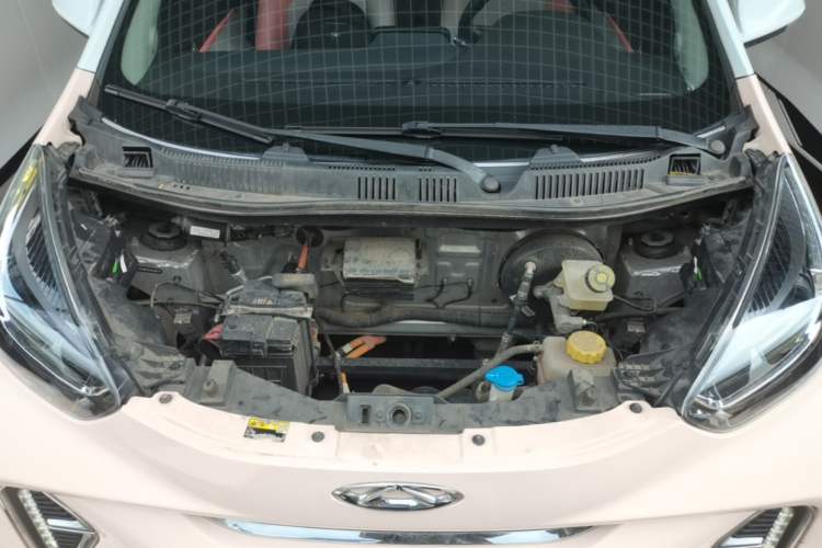 Used Chery QQ Little Ant 2022 Restyled Version Sweet Pink Edition Half-Sugar Version 30.6 kWh 30 kW 301 km Engine Bay