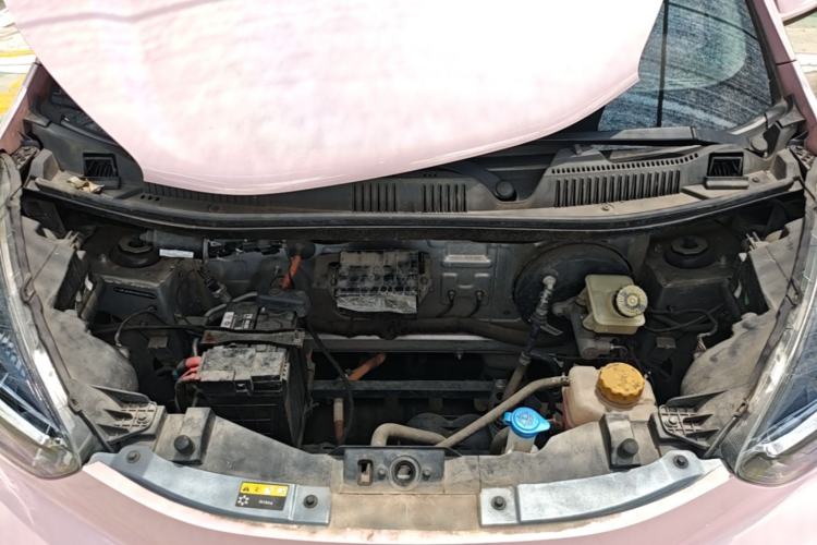 Used Chery QQ Little Ant 2022 Updated Version Sweet Pink Edition Full Sugar Version Lithium Iron Phosphate 30.7 kWh 30 kW 301 km Engine Bay