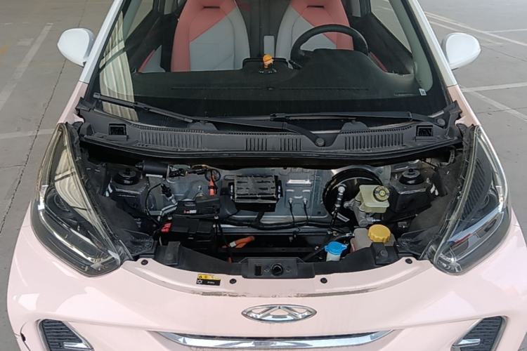 Used Chery QQ Little Ant 2022 Restyled Version Sweet Pink Edition Low-Sugar Version Lithium Iron Phosphate Battery 30.7 kWh 30 kW 301 km Engine Bay