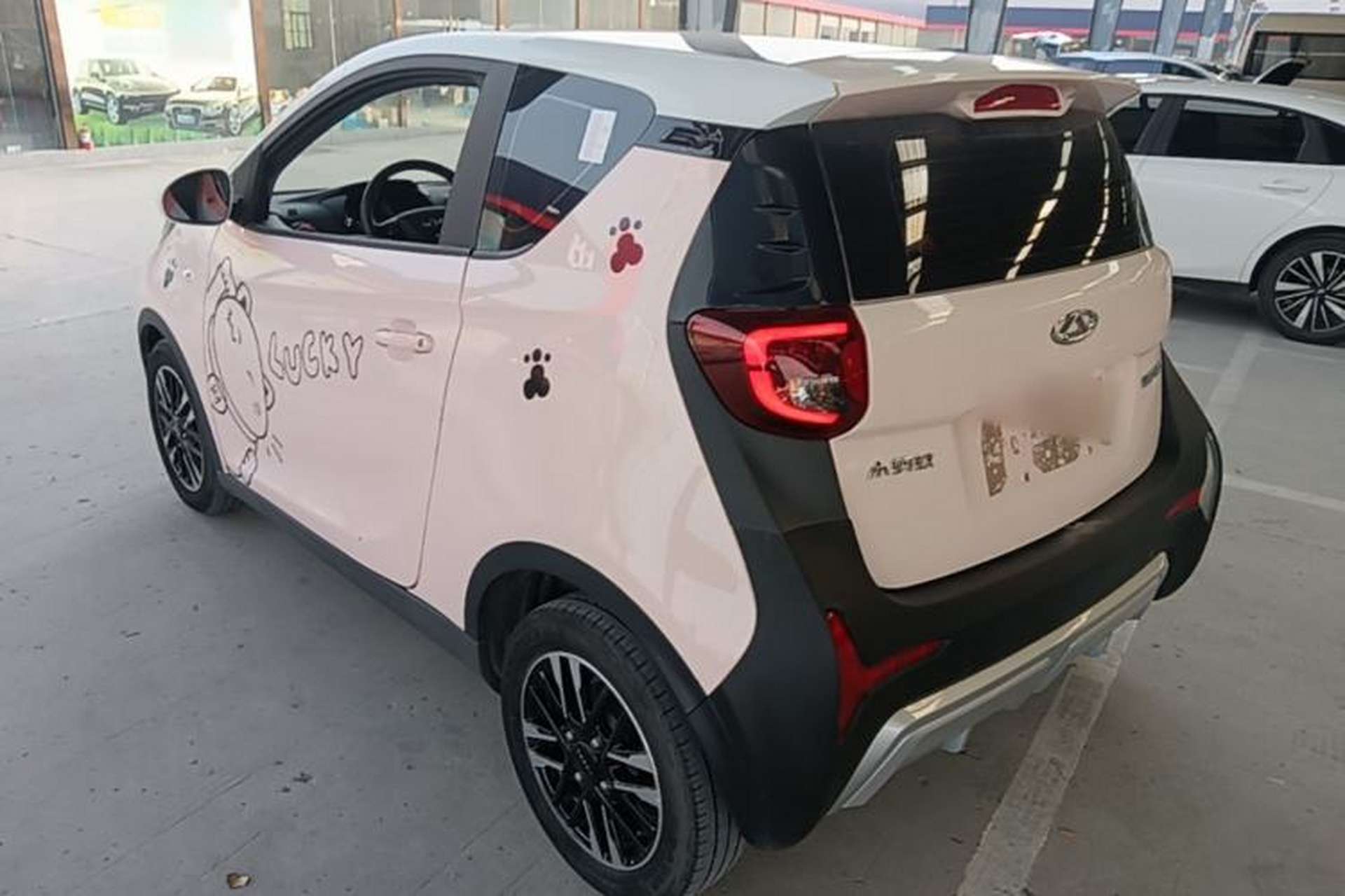 Used Chery QQ Little Ant 2022 Restyled Version Sweet Pink Edition Low-Sugar Version Lithium Iron Phosphate Battery 30.7 kWh 30 kW 301 km Exterior 2