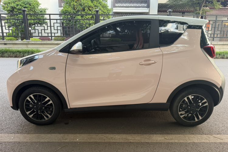 Used Chery QQ Little Ant 2022 Revised Version Sweet Pink Edition Half-Sugar Version Lithium Iron Phosphate 30.7 kWh 30 kW 301 km Exterior 4