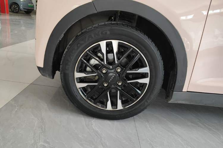 Used Chery QQ Little Ant 2022 Sweet Pink Edition Half-Sugar Version Lithium Iron Phosphate 29.2 kWh 30 kW 301 km Exterior 4