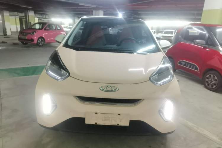 Used Chery QQ Little Ant 2022 Revised Version Sweet Pink Edition Half-Sugar Version Lithium Iron Phosphate 30.7 kWh 30 kW 301 km Front