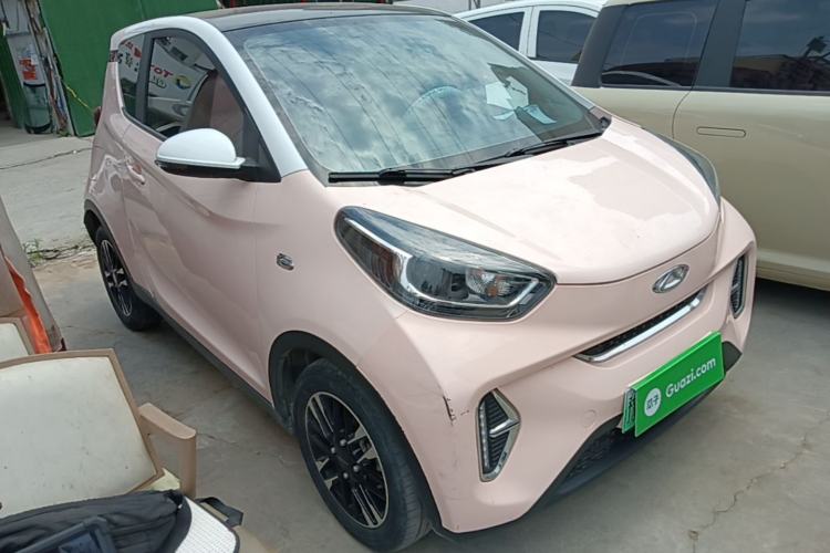 Used Chery QQ Little Ant 2022 Restyled Version Sweet Pink Edition Half-Sugar Version 30.6 kWh 30 kW 301 km Front Right 45 Deg