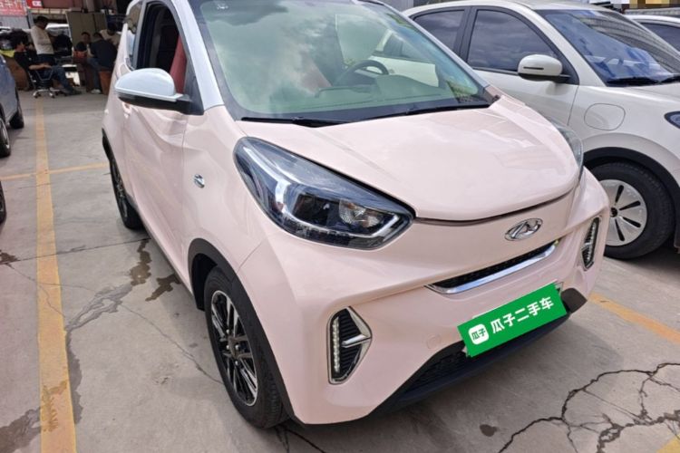 Used Chery QQ Little Ant 2022 Revised Version Sweet Pink Edition Half-Sugar Version Lithium Iron Phosphate 30.7 kWh 30 kW 301 km Front Right 45 Deg