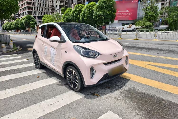 Used Chery QQ Little Ant 2022 Restyled Version Sweet Pink Edition Half-Sugar Version 30.6 kWh 30 kW 301 km Front Right 45 Deg