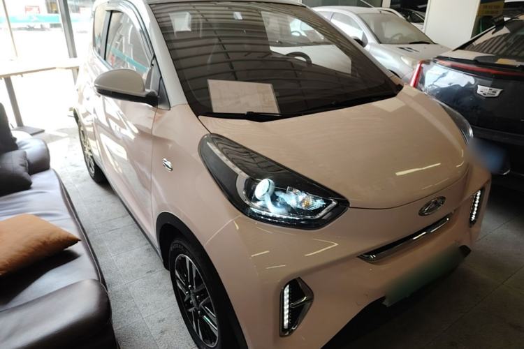Used Chery QQ Little Ant 2022 Sweet Pink Edition Half-Sugar Version Lithium Iron Phosphate 29.2 kWh 30 kW 301 km Front Right 45 Deg