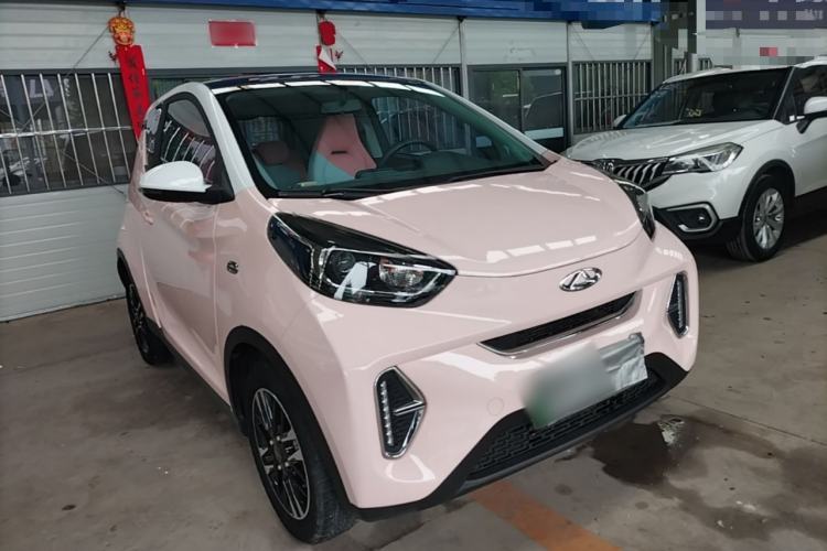 Used Chery QQ Little Ant 2022 Restyled Version Sweet Pink Edition Half-Sugar Version 28.8 kWh 30 kW 301 km Front Right 45 Deg