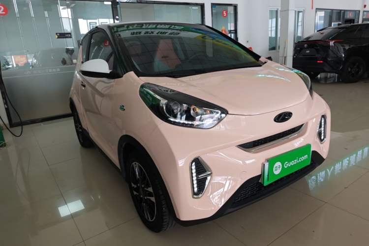 Used Chery QQ Little Ant 2022 Sweet Pink Edition Half-Sugar Version Lithium Iron Phosphate 29.2 kWh 30 kW 301 km Front Right 45 Deg