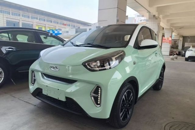 Used Chery QQ Little Ant 2022 Revised Version Sweet Pink Edition Half-Sugar Version Lithium Iron Phosphate 30.7 kWh 30 kW 301 km