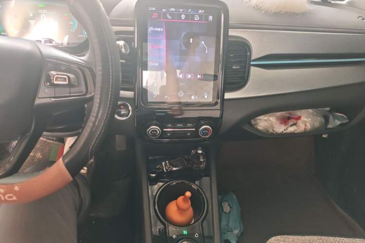 Used Chery QQ Little Ant 2022 Sweet Pink Edition Half-Sugar Version 3-Cell Lithium 30kW 301km Audio And AC Panel