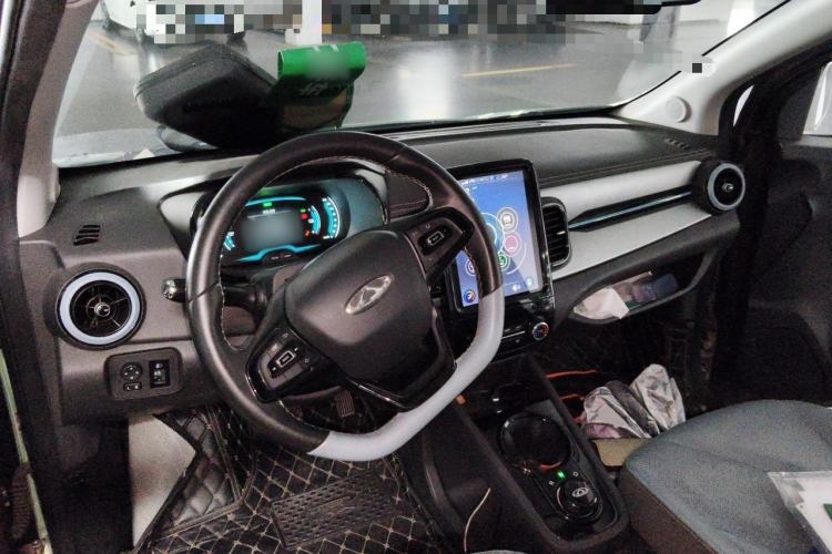 Used Chery QQ Little Ant 2022 Sweet Pink Edition Low-Sugar Version Lithium Iron Phosphate 29.2 kWh 30 kW 301 km Center Console
