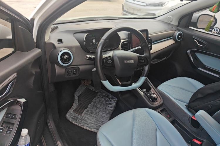 Used Chery QQ Little Ant 2022 Sweet Pink Edition Half-Sugar Version Lithium Iron Phosphate 30 kW 301 km Center Console