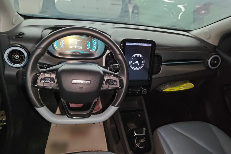 Used Chery QQ Little Ant 2022 Revised Version Sweet Pink Edition Half-Sugar Version Lithium Iron Phosphate 30.7 kWh 30 kW 301 km Center Console