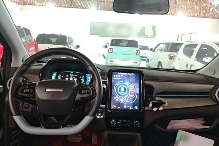 Used Chery QQ Little Ant 2022 Revised Version Sweet Pink Edition Half-Sugar Version Lithium Iron Phosphate 30.7 kWh 30 kW 301 km Center Console