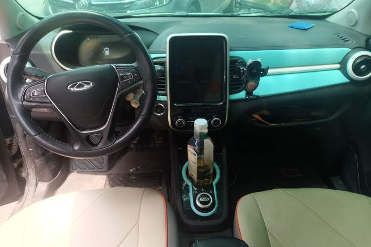 Used Chery QQ Little Ant 2022 Sweet Pink Edition Half-Sugar Version Lithium Iron Phosphate 30 kW 301 km Center Console