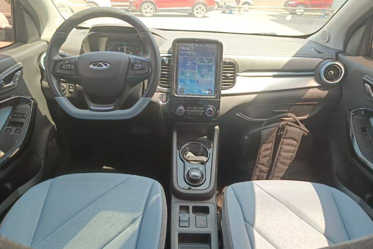 Used Chery QQ Little Ant 2022 Sweet Pink Edition Half-Sugar Version Lithium Iron Phosphate 29.2 kWh 30 kW 301 km Center Console