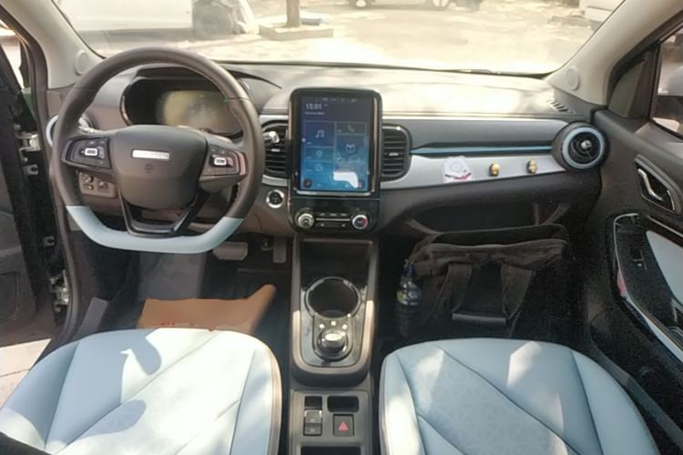 Used Chery QQ Little Ant 2022 Sweet Pink Edition Half-Sugar Version Lithium Iron Phosphate 30 kW 301 km Center Console