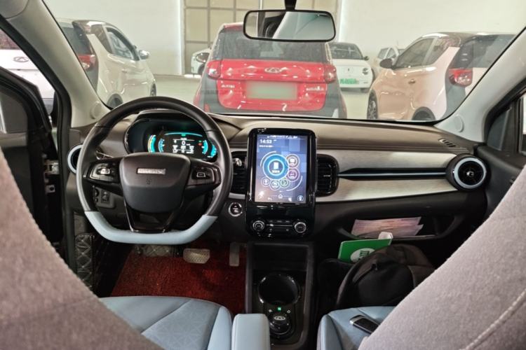 Used Chery QQ Little Ant 2022 Revised Version Sweet Pink Edition Half-Sugar Version Lithium Iron Phosphate 30.7 kWh 30 kW 301 km Center Console