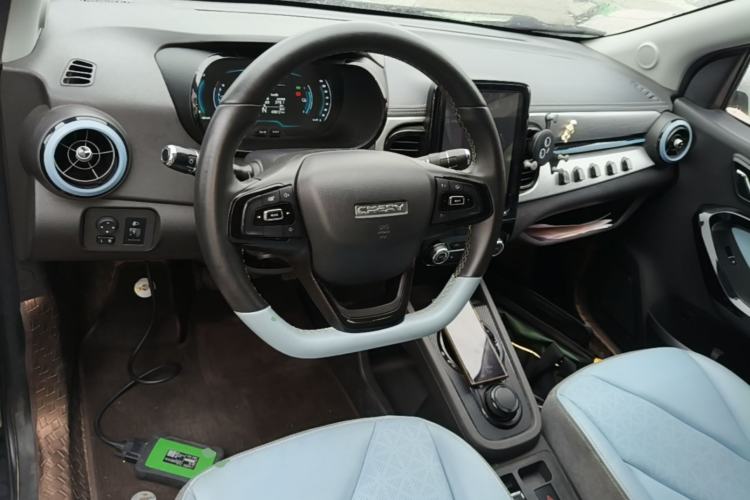 Used Chery QQ Little Ant 2022 Sweet Pink Edition Half-Sugar Version 3-Cell Lithium 30kW 408km Center Console