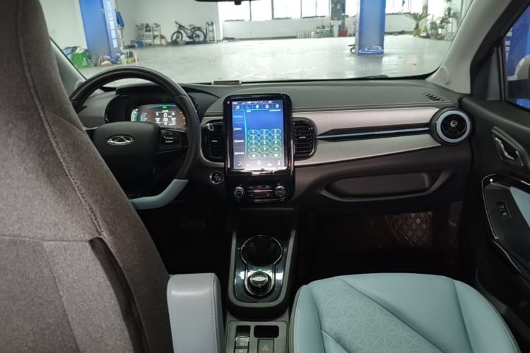 Used Chery QQ Little Ant 2022 Revised Version Sweet Pink Edition Half-Sugar Version Lithium Iron Phosphate 30.7 kWh 30 kW 301 km Center Console