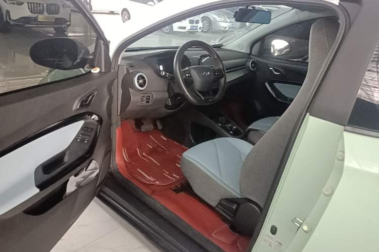 Used Chery QQ Little Ant 2022 Revised Version Sweet Pink Edition Half-Sugar Version Lithium Iron Phosphate 30.7 kWh 30 kW 301 km Driver Seat