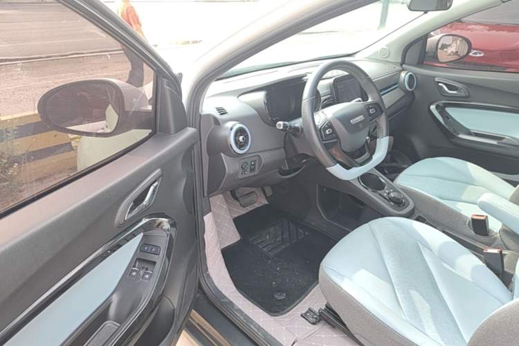 Used Chery QQ Little Ant 2022 Sweet Pink Edition Half-Sugar Version Lithium Iron Phosphate 30 kW 301 km Driver Seat