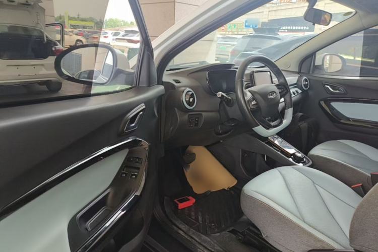 Used Chery QQ Little Ant 2022 Revised Version Sweet Pink Edition Half-Sugar Version Lithium Iron Phosphate 30.7 kWh 30 kW 301 km Driver Seat