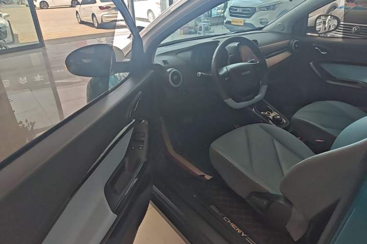 Used Chery QQ Little Ant 2022 Sweet Pink Edition Half-Sugar Version 3-Cell Lithium 30kW 301km Driver Seat