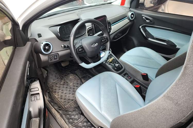 Used Chery QQ Little Ant 2022 Restyled Version Sweet Pink Edition Half-Sugar Version 28.8 kWh 30 kW 301 km Driver Seat