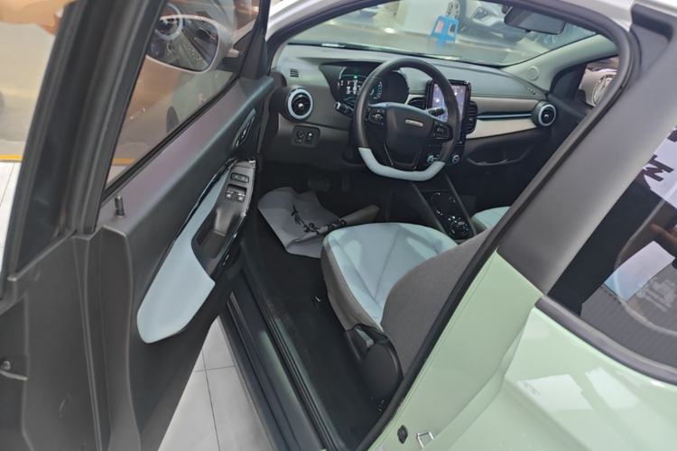 Used Chery QQ Little Ant 2022 Revised Version Sweet Pink Edition Low-Sugar Version 30.6 kWh 30 kW 301 km Driver Seat