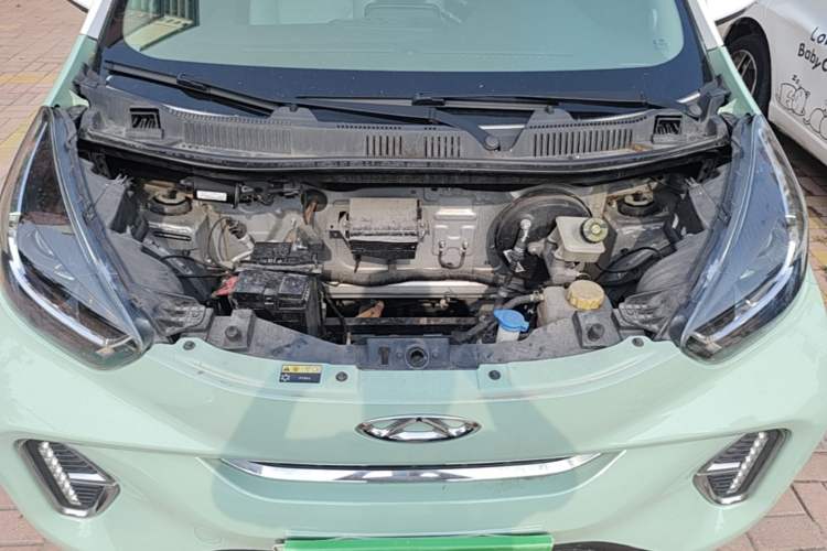 Used Chery QQ Little Ant 2022 Sweet Pink Edition Half-Sugar Version Lithium Iron Phosphate 30 kW 301 km Engine Bay