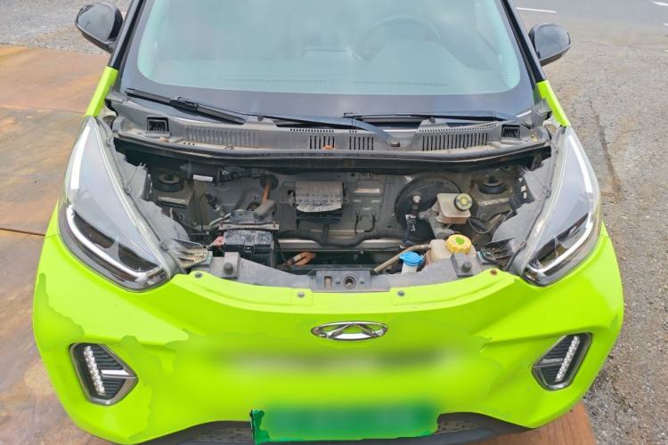 Used Chery QQ Little Ant 2022 Revised Version Sweet Pink Edition Half-Sugar Version Lithium Iron Phosphate 30.7 kWh 30 kW 301 km Engine Bay