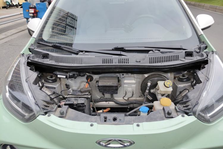 Used Chery QQ Little Ant 2022 Sweet Pink Edition Half-Sugar Version Lithium Iron Phosphate 30 kW 301 km Engine Bay