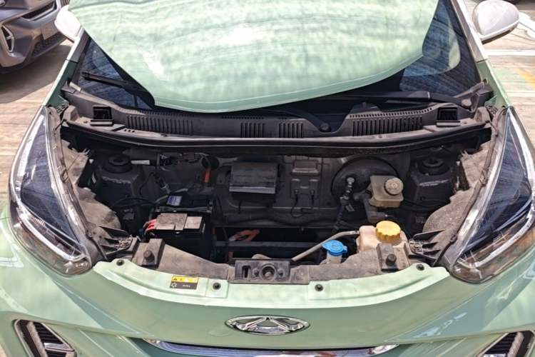 Used Chery QQ Little Ant 2022 Restyled Version Sweet Pink Edition Half-Sugar Version 28.8 kWh 30 kW 301 km Engine Bay