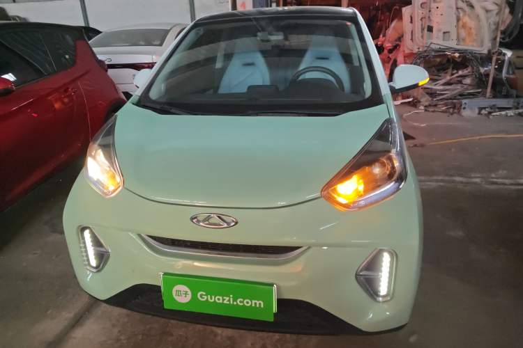 Used Chery QQ Little Ant 2022 Revised Version Sweet Pink Edition Half-Sugar Version Lithium Iron Phosphate 30.7 kWh 30 kW 301 km Front