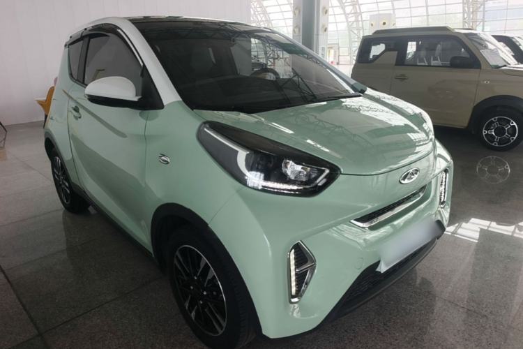 Used Chery QQ Little Ant 2022 Restyled Version Sweet Pink Edition Half-Sugar Version 28.8 kWh 30 kW 301 km Front Right 45 Deg