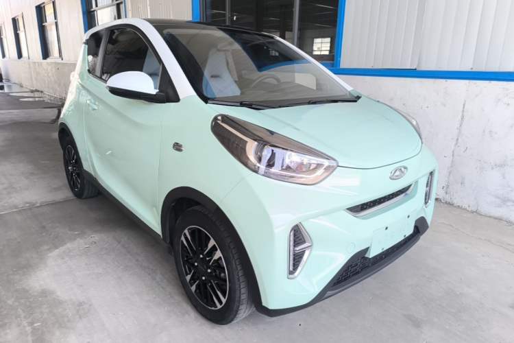 Used Chery QQ Little Ant 2022 Sweet Pink Edition Half-Sugar Version Lithium Iron Phosphate 29.2 kWh 30 kW 301 km Front Right 45 Deg